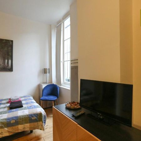 Nice And Comfortable Studio Apartment パリ エクステリア 写真