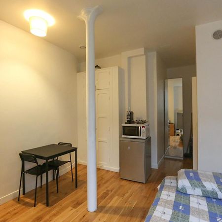Nice And Comfortable Studio Apartment パリ エクステリア 写真
