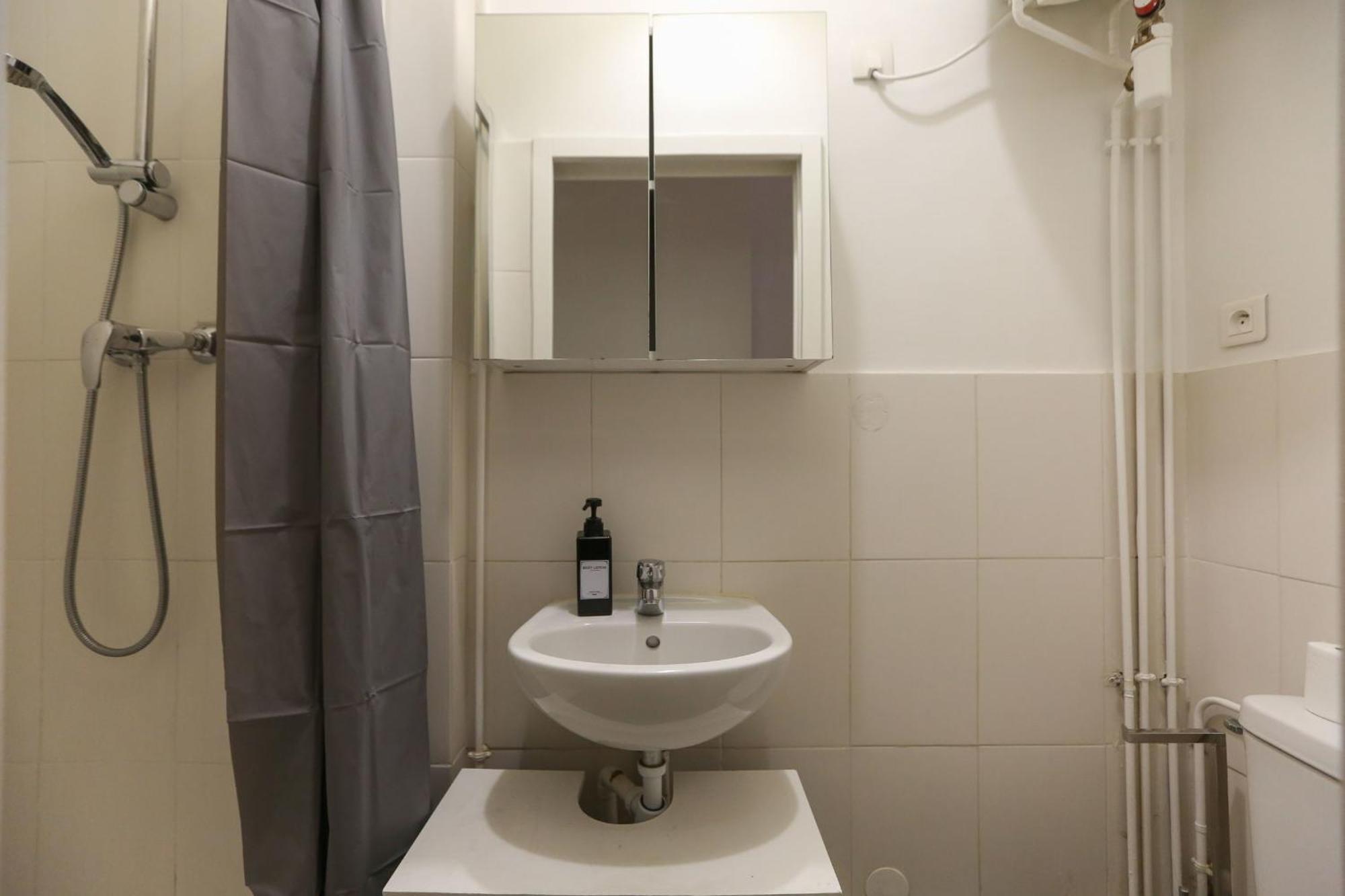 Nice And Comfortable Studio Apartment パリ エクステリア 写真