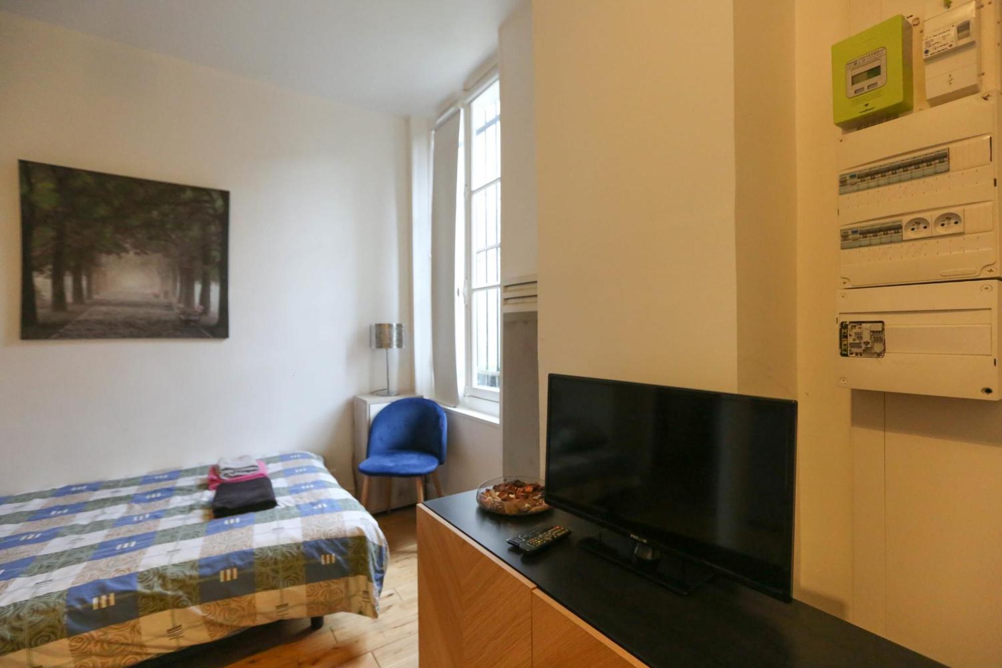 Nice And Comfortable Studio Apartment パリ エクステリア 写真