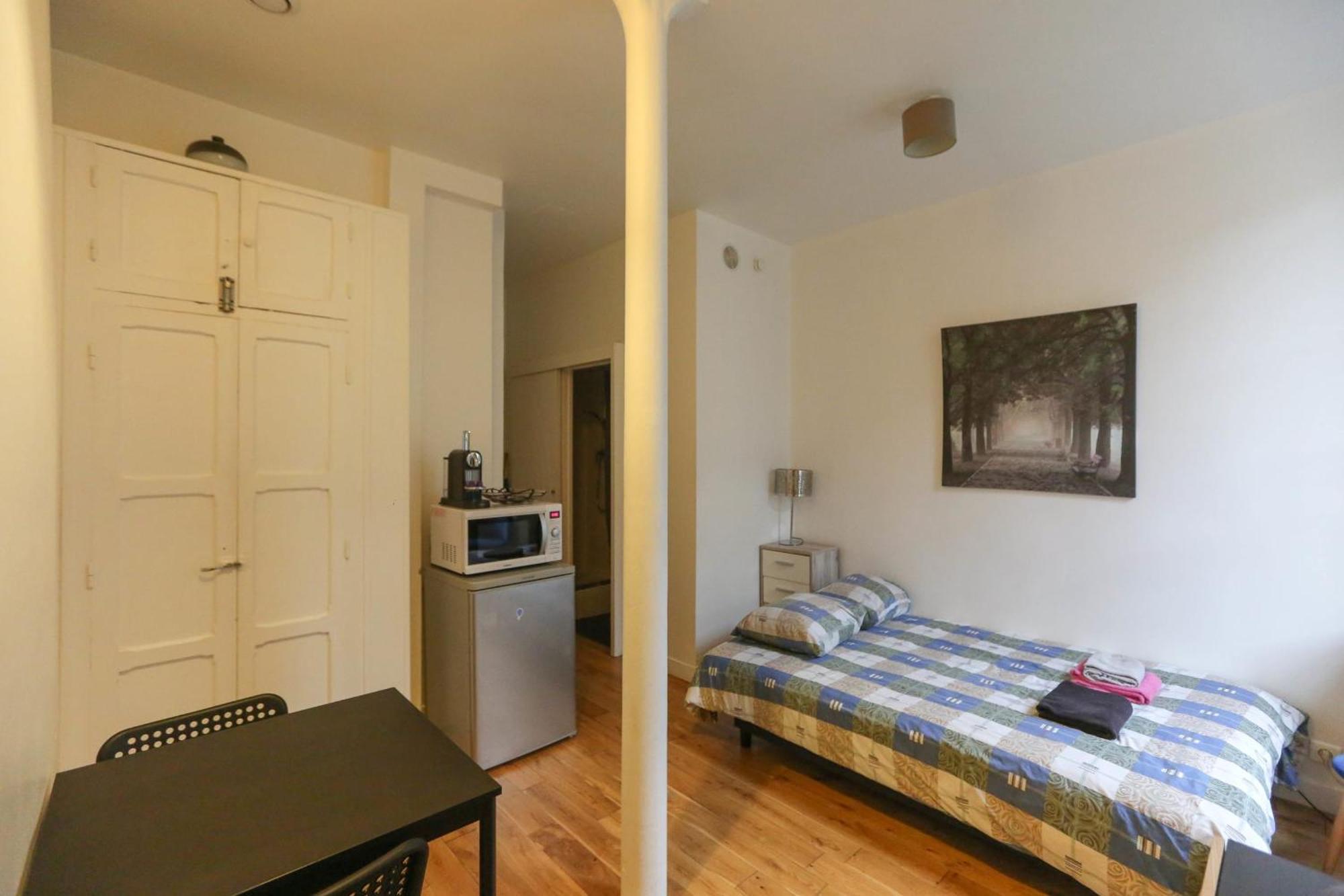 Nice And Comfortable Studio Apartment パリ エクステリア 写真