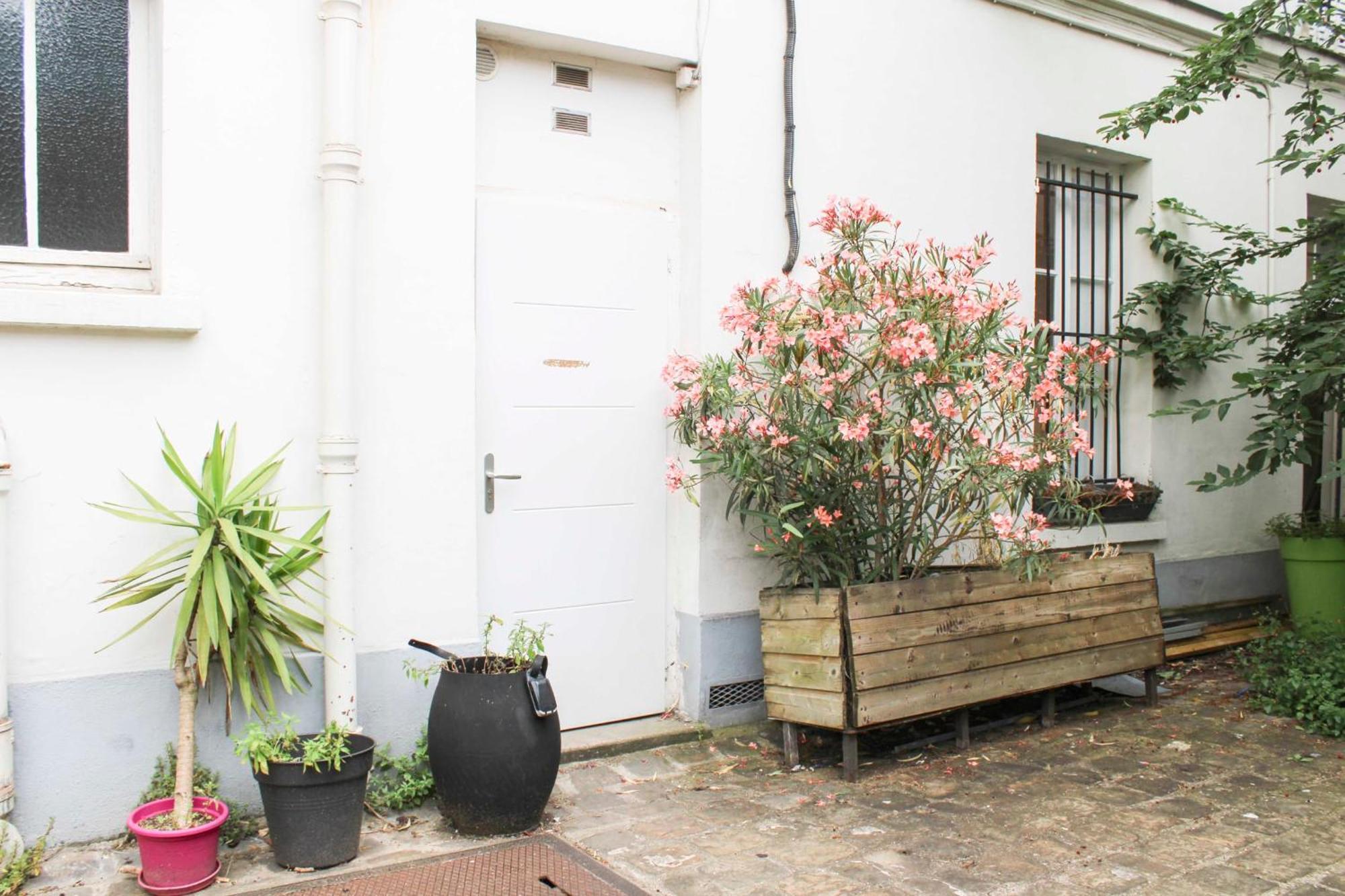 Nice And Comfortable Studio Apartment パリ エクステリア 写真