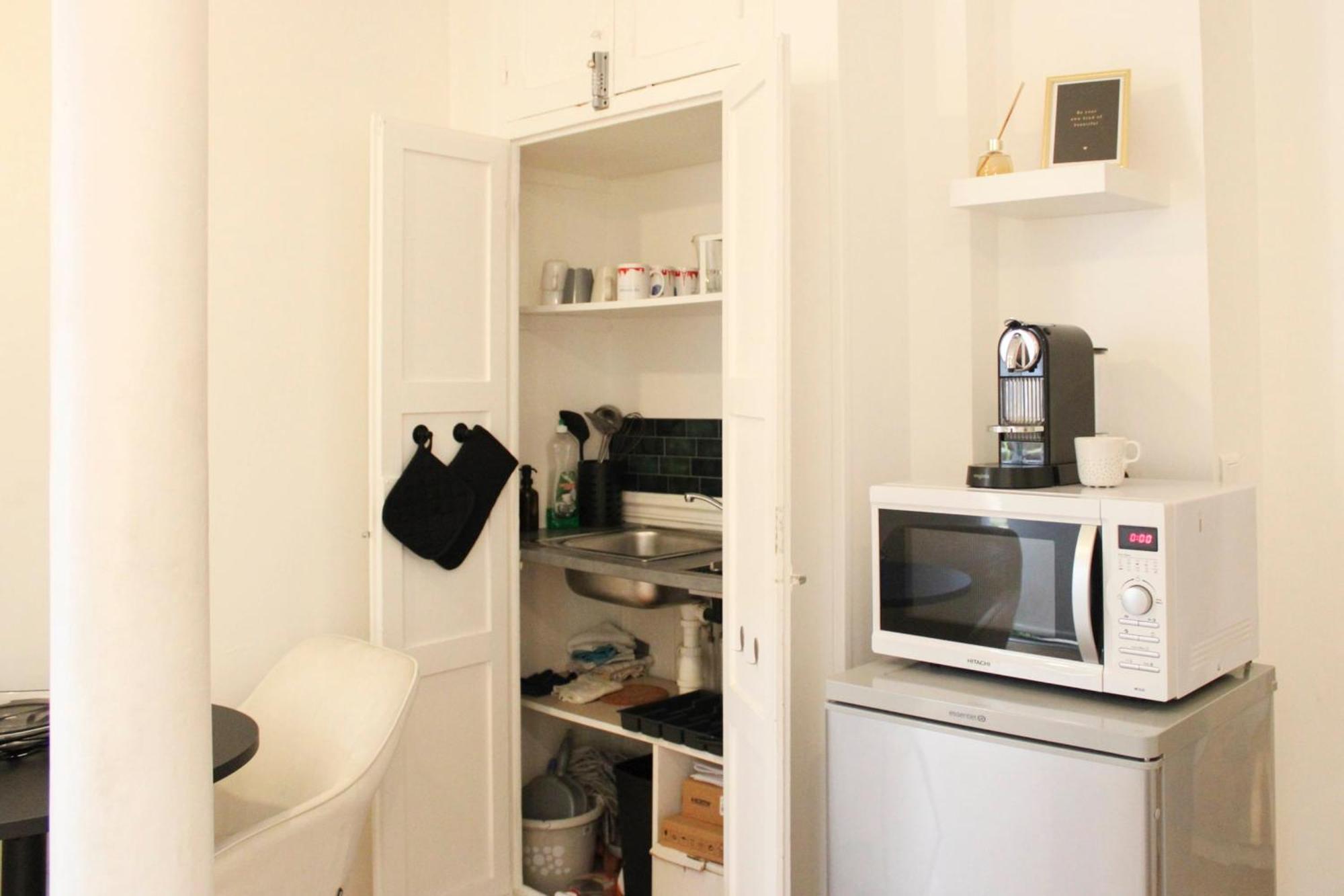 Nice And Comfortable Studio Apartment パリ エクステリア 写真